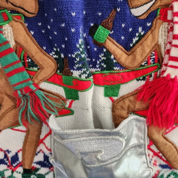 Ugly Christmas Sweater 33 Degrees Holiday Reindeer Beer Bottle Pocket Small EUC - Picture 4 of 9